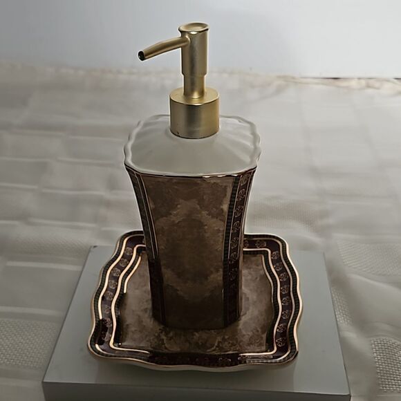 Croscill Townhouse Lotion Dispenser & Soap Dish Brown/ Burgundy - Picture 12 of 16
